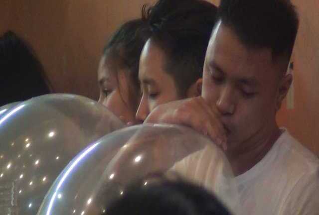 Thú chơi 'bóng cười' đáng lo của giới trẻ Hà thành