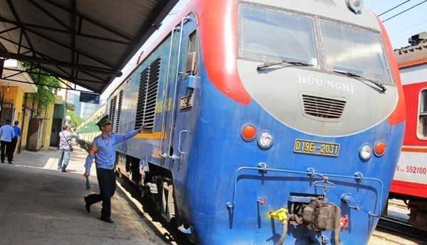Tạm dừng đoàn tàu cao cấp Hà Nội - Lạng Sơn vì vắng khách