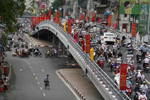 '10 năm hệ thống giao thông công cộng Hà Nội chỉ đáp ứng được 20% dân số'