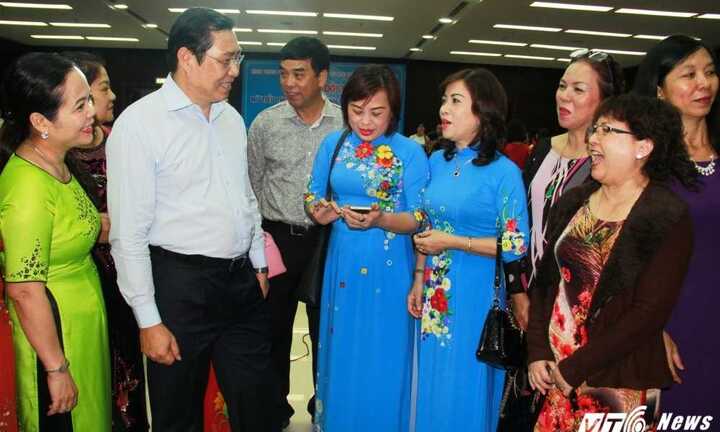Chủ tịch Đà Nẵng: 'Mỗi chị em tiểu thương hãy là một sứ giả du lịch'
