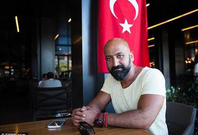 Chuyện chưa kể về người dùng thân mình chặn xe tăng phe đảo chính ở Thổ Nhĩ Kỳ