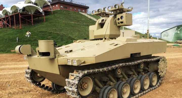 Cận cảnh những robot chiến đấu nguy hiểm nhất thế giới