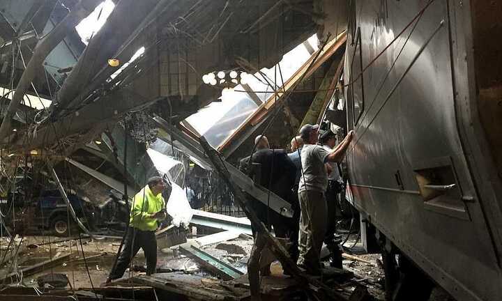 Video, ảnh: Hiện trường vụ tai nạn tàu hỏa thảm khốc làm hơn 100 người thương vong ở Mỹ