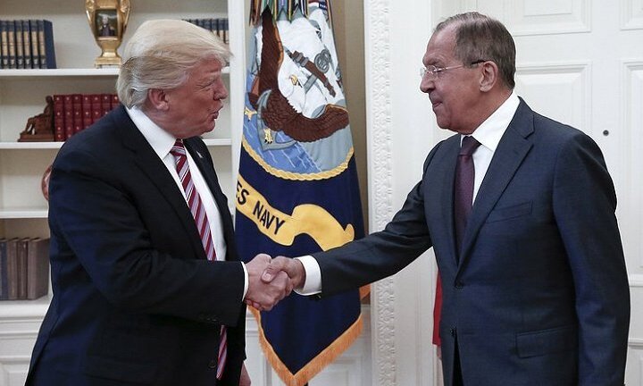 Nếu để lộ tin tình báo cho Nga, ông Trump có phạm luật không?