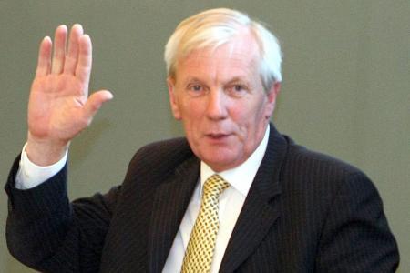 Thị trưởng ở Bỉ bị cắt cổ trong nghĩa trang