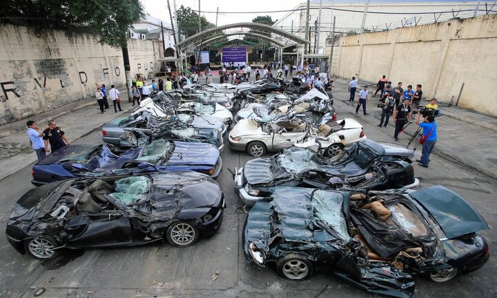 Video: Philippines nghiền nát hàng chục siêu xe đắt đỏ trị giá gần 30 tỷ đồng