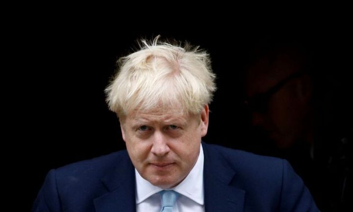 Thủ tướng Anh quyết không rời nhiệm sở trừ khi bị sa thải