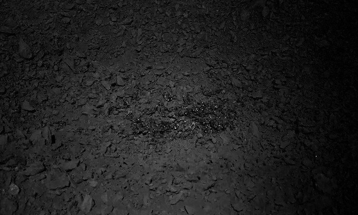 Cận cảnh loại vật chất bí ẩn được Trung Quốc tìm thấy trên Mặt trăng