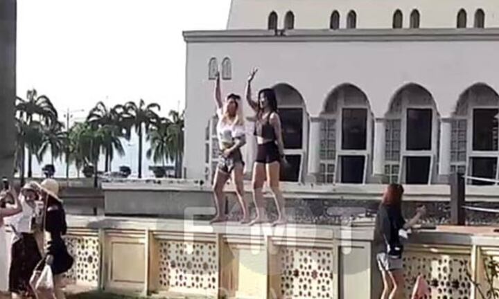 Trung Quốc giáo dục công dân cách cư xử khi tới Malaysia