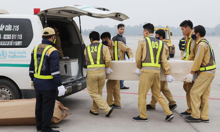 Hoàn tất đưa thi hài, tro cốt toàn bộ 39 nạn nhân thiệt mạng ở Anh về nước