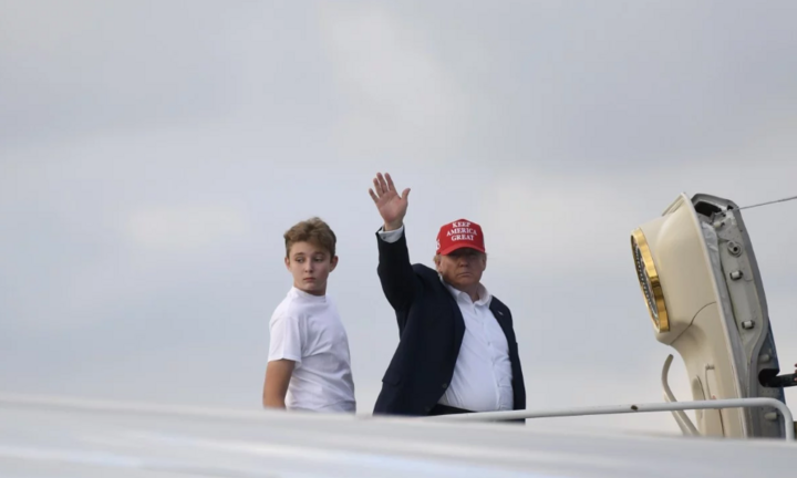 Tuần lễ khó khăn với Tổng thống Trump