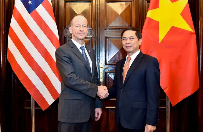 Trợ lý Ngoại trưởng Mỹ: Washington ủng hộ giải quyết tranh chấp ở Biển Đông bằng các biện pháp hòa bình