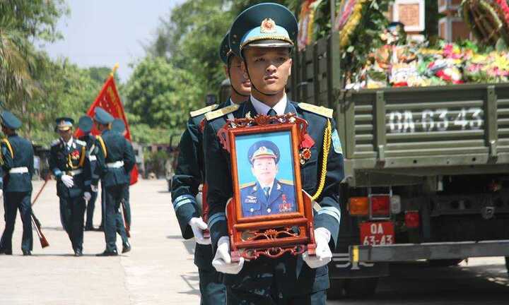 Nghẹn ngào phút cuối tiễn đưa Đại tá Trần Quang Khải về cõi vĩnh hằng