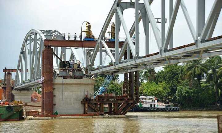 Cận cảnh cầu Ghềnh trước ngày thông tuyến