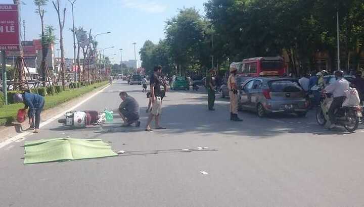 Va chạm xe khách, nữ sinh chết thảm trước cổng Đại học Bách khoa Hà Nội