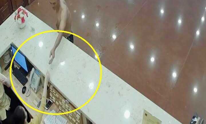 Gửi chìa khóa ở lễ tân, khách mất gần 300 triệu đồng trong khách sạn