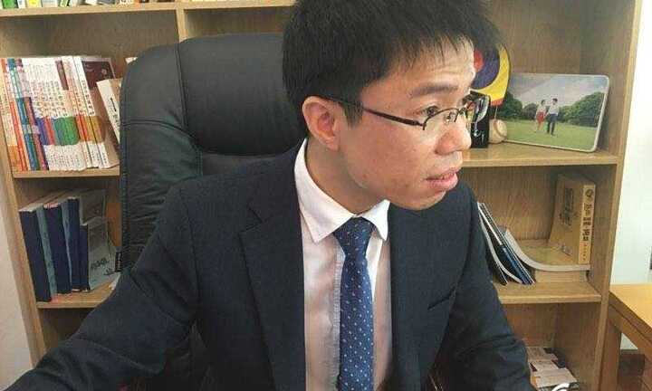 Đứng lên bàn, chửi học viên tục tĩu: Hiệu trưởng trần tình