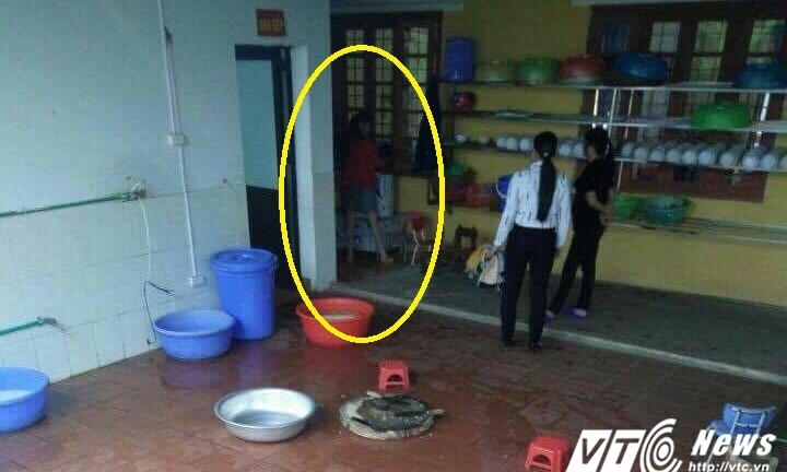 Nhét trẻ mẫu giáo vào máy vặt lông gà: Cơ quan điều tra vào cuộc