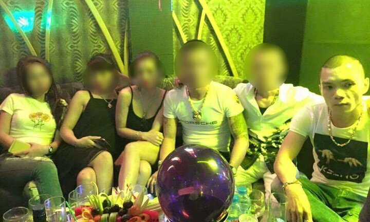 Lộ diện 6 giang hồ đâm chết người cha khi đang chở con nhỏ