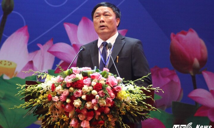 Bầu Đệ: ‘50% cán bộ là thừa, họ đi chơi rất nhiều’