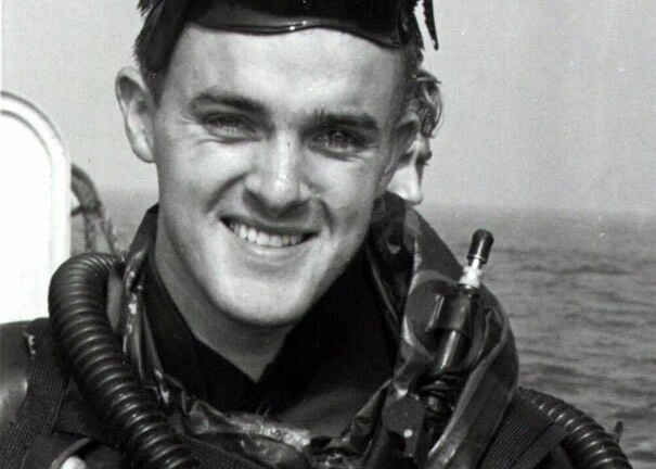 15 năm trước Bob Kerrey thú nhận tội ác của mình thế nào?