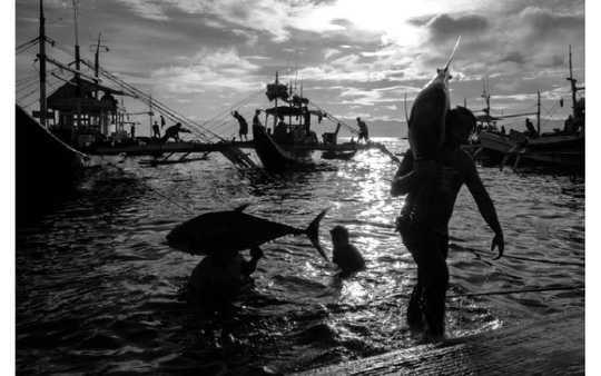 Trung Quốc lấy lòng Philippines?