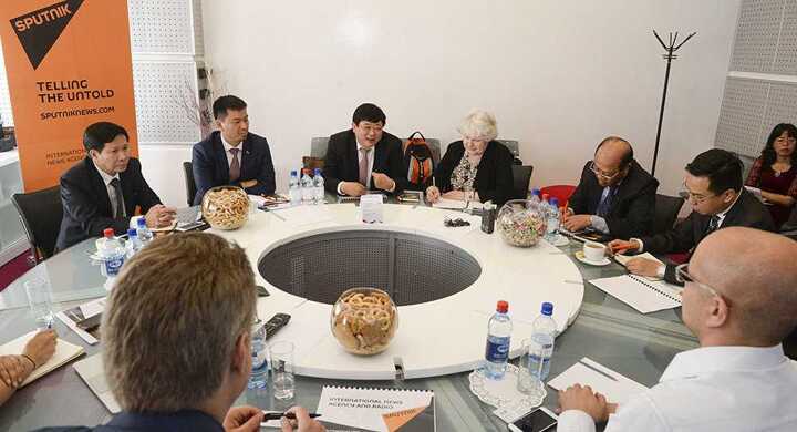 Lãnh đạo VOV tới thăm đài Sputnik, Nga