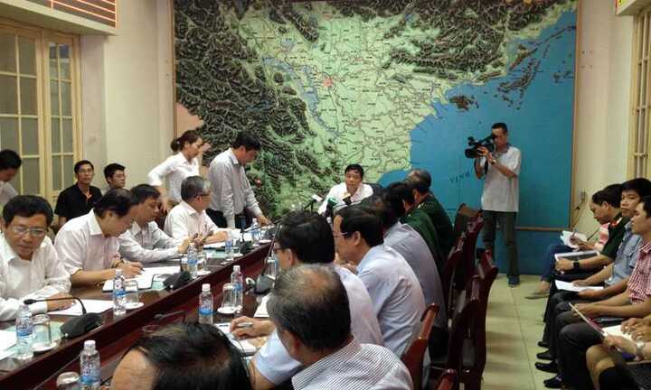 Họp khẩn cấp chống bão số 3 sắp đổ bộ