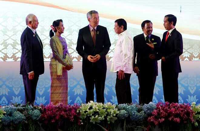 Thế giới 'nín thở' chờ Tổng thống Duterte dự hội nghị ASEAN
