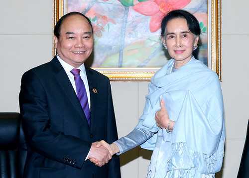 Thủ tướng gặp bà Aung San Suu Kyi