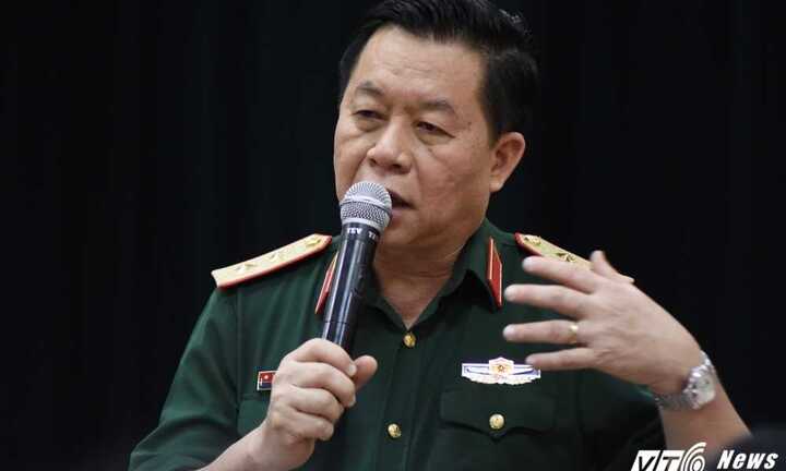 Tập huấn kiến thức quân sự, quốc phòng cho phóng viên báo chí