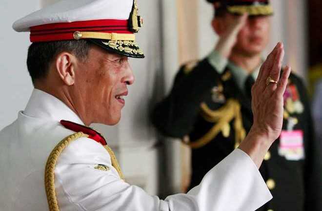 Thái tử Thái Lan trấn an người dân về việc trì hoãn nối ngôi