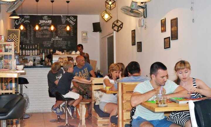 Cựu Bộ trưởng Nga sang Nha Trang mở quán cafe