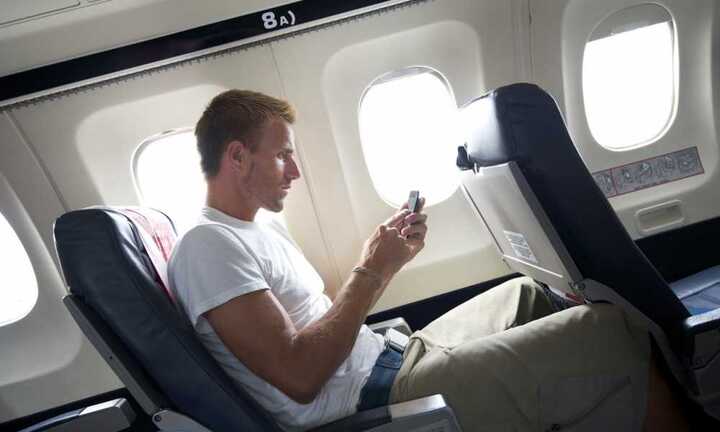 Sắp được sử dụng điện thoại thoải mái trên máy bay, kể cả lúc cất và hạ cánh