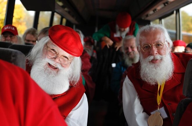 Đột nhập tường đào tạo Ông già Noel độc đáo ở Mỹ