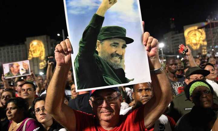 Hàng chục ngàn người tham gia lễ tưởng niệm lãnh tụ Fidel Castro tại Havana