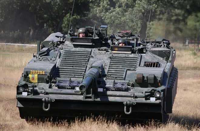 Cận cảnh xe tăng không tháp pháo duy nhất trên thế giới của Thụy Điển