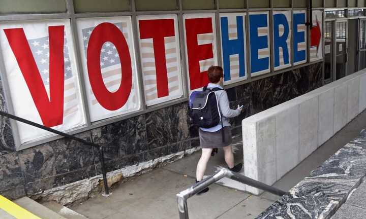 FBI tung báo cáo nói tình báo Nga can thiệp vào bầu cử Mỹ