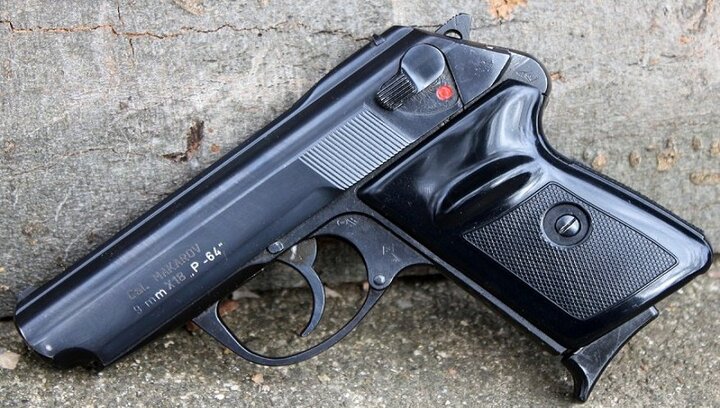 Bắt khẩn cấp kẻ dùng súng bắn vào quán karaoke của ‘đối thủ’