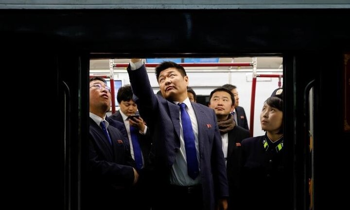Một ngày trên tàu điện ngầm sâu nhất thế giới của Triều Tiên