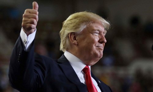 Bữa tối báo trước Tổng thống Trump sẽ sa thải Giám đốc FBI?