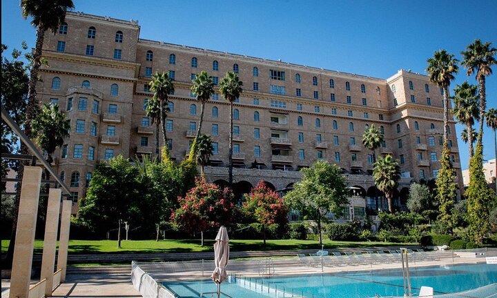 Bên trong phòng khách sạn chống bom, khí độc ông Trump ở khi thăm Israel