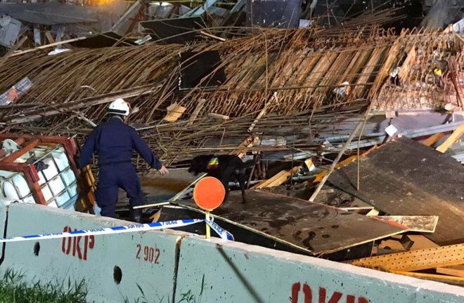 Sập đường cao tốc đang xây dựng ở Singapore