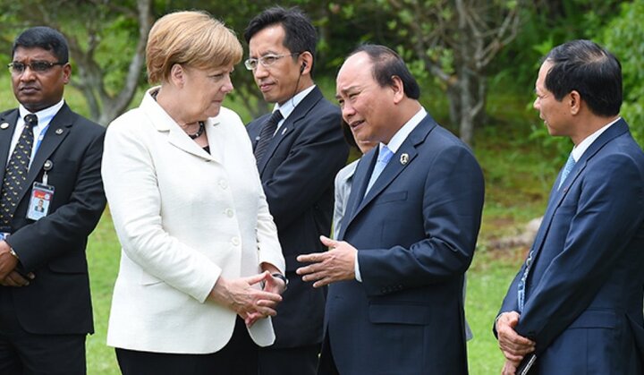 Thủ tướng gửi thư mừng bà Merkel thắng cử