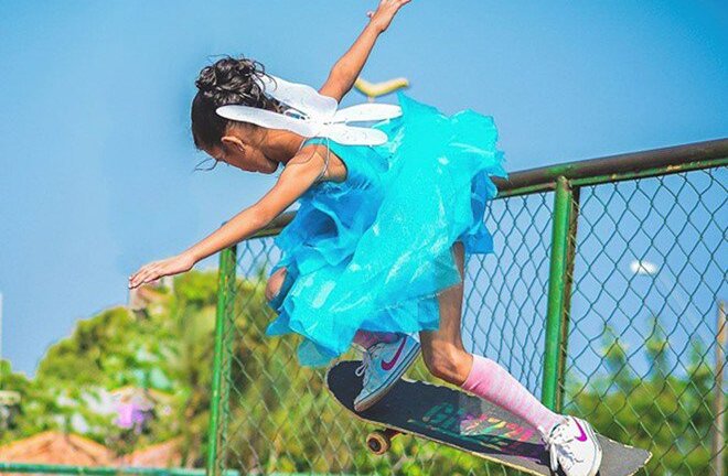 Cô bé 9 tuổi nổi tiếng với kỹ năng trượt ván điêu luyện