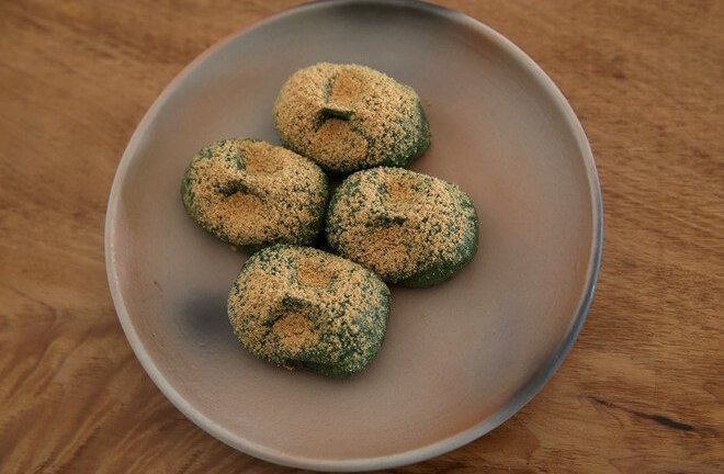 Ăn bánh gạo mochi mừng năm mới, 2 người Nhật chết nghẹn