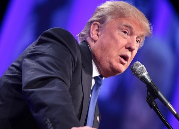 Tổng thống Trump khen ông Kim Jong-un cởi mở và trung thực