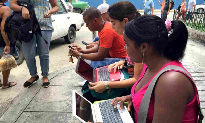 Từ hôm nay, người dân Cuba có thể sử dụng 3G trên điện thoại di động