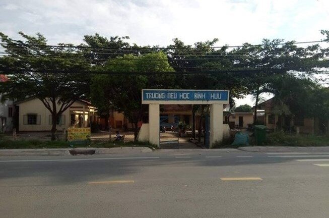 Kỷ luật cảnh cáo cô giáo đánh học sinh khuyết tật bầm tím người ở Long An