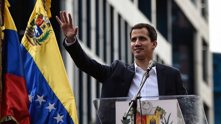 Tổng thống tự phong Venezuela phớt lờ lời kêu gọi đối thoại